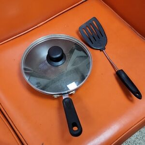 Grip Handle Saute Pan with Glass Lid and Black Spatula